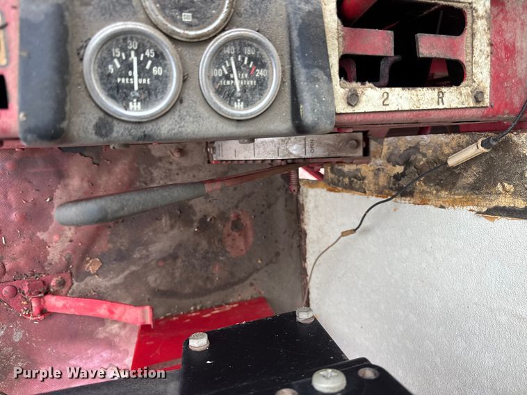 image for item ER0301 International Harvester 403C combine