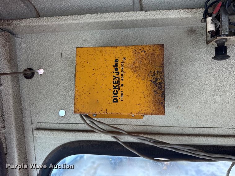 image for item ER0301 International Harvester 403C combine