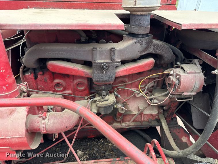 image for item ER0301 International Harvester 403C combine
