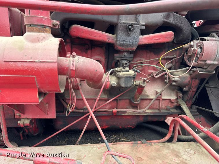 image for item ER0301 International Harvester 403C combine