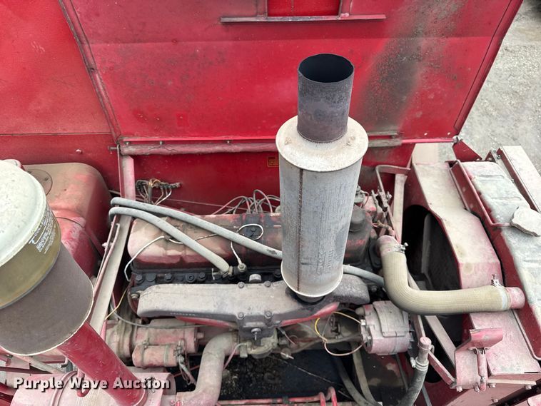 image for item ER0301 International Harvester 403C combine