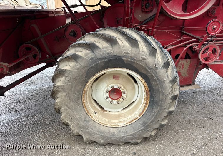 image for item ER0301 International Harvester 403C combine