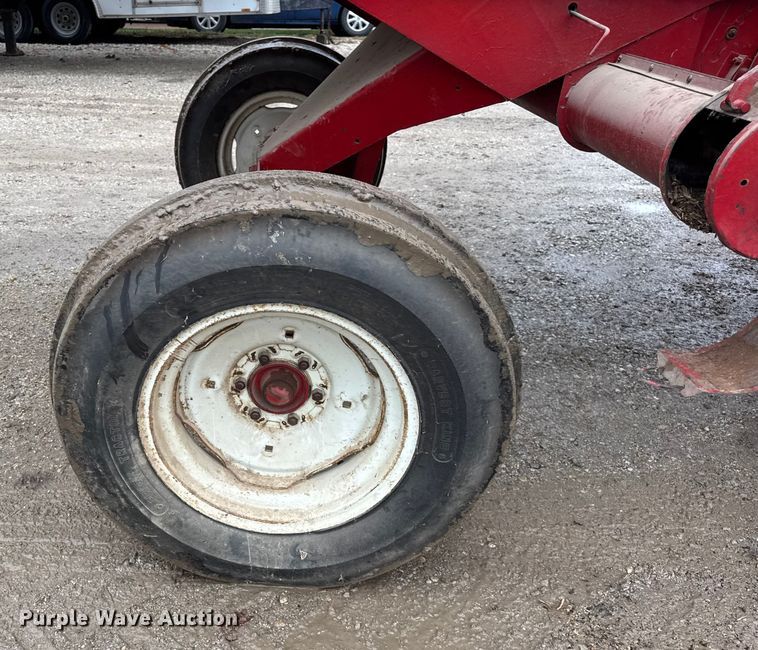 image for item ER0301 International Harvester 403C combine