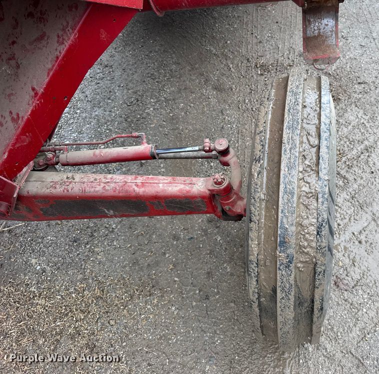 image for item ER0301 International Harvester 403C combine