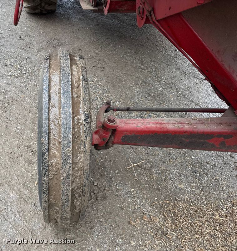 image for item ER0301 International Harvester 403C combine