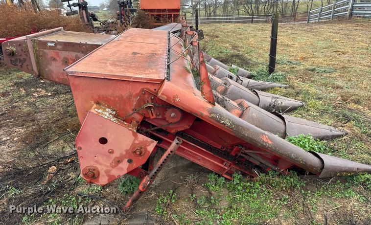 image for item ER0301 International Harvester 403C combine