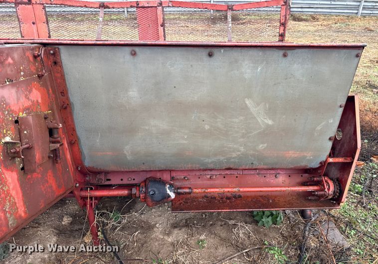 image for item ER0301 International Harvester 403C combine