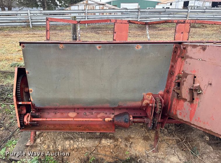 image for item ER0301 International Harvester 403C combine