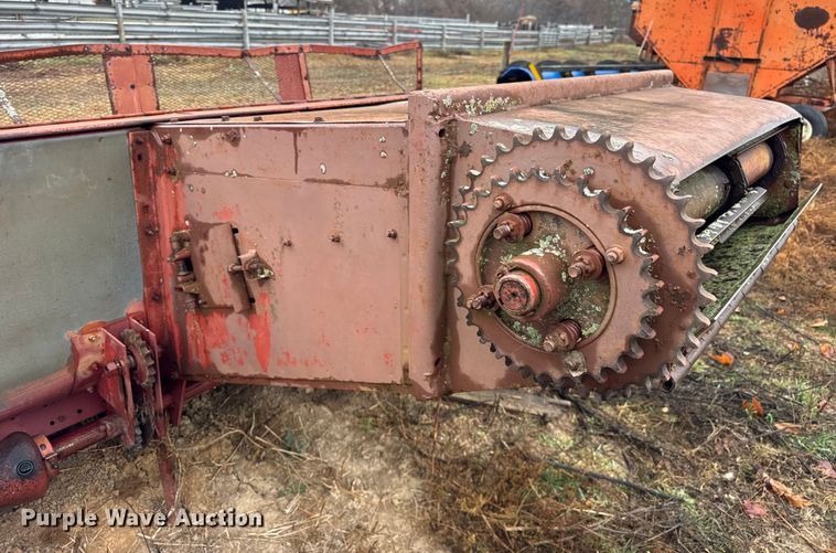 image for item ER0301 International Harvester 403C combine