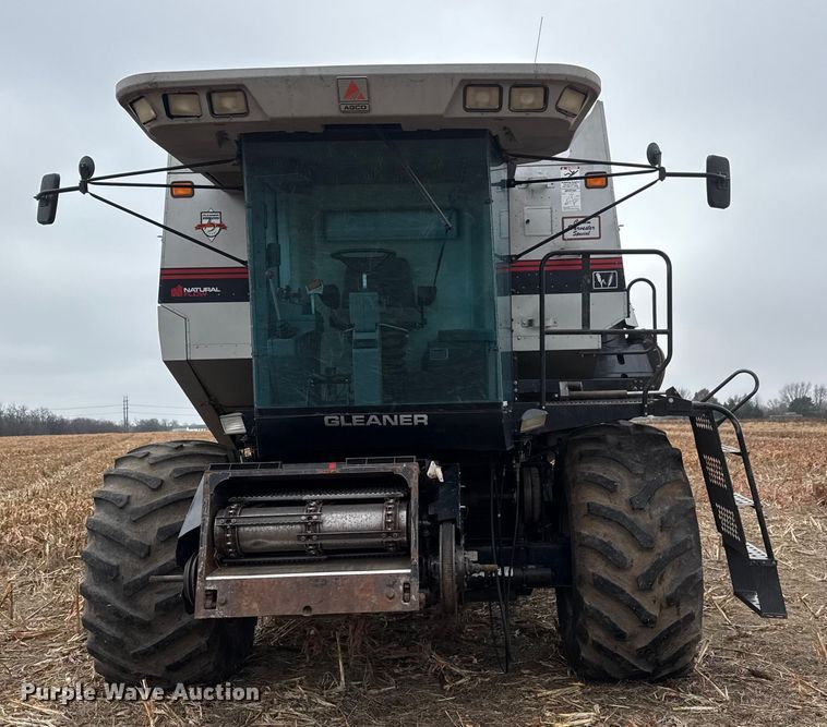 image for item ET4005 1998 Gleaner R62 combine