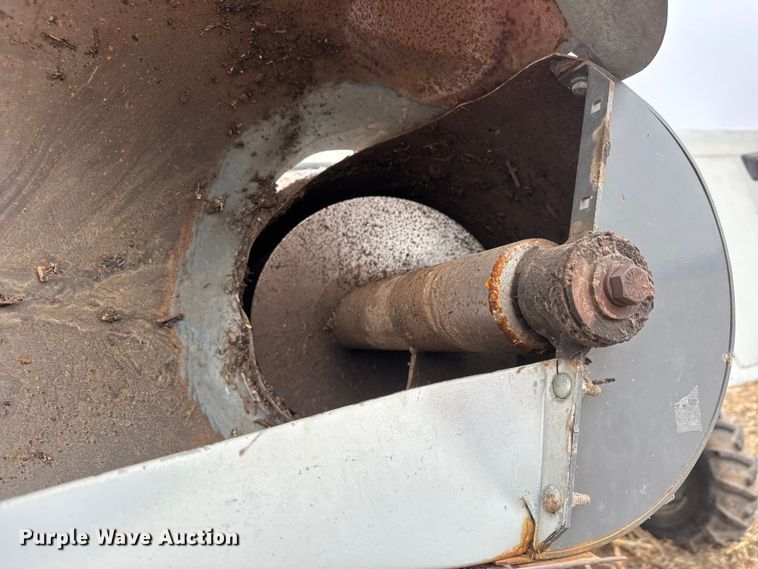 image for item ET4005 1998 Gleaner R62 combine