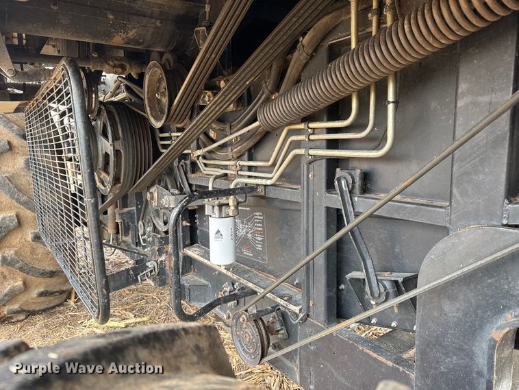 image for item ET4005 1998 Gleaner R62 combine