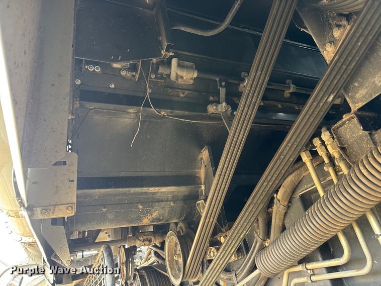 image for item ET4005 1998 Gleaner R62 combine