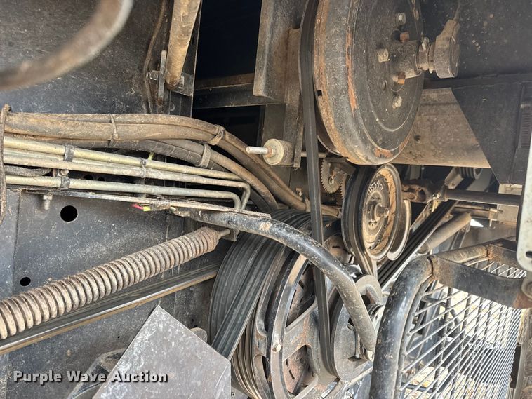 image for item ET4005 1998 Gleaner R62 combine