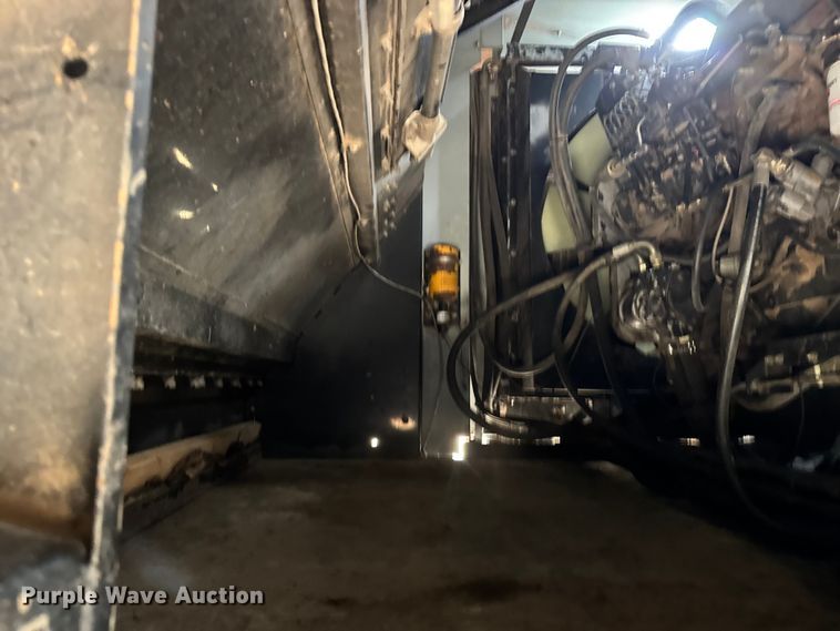 image for item ET4005 1998 Gleaner R62 combine