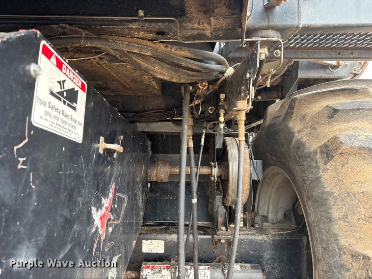 image for item ET4005 1998 Gleaner R62 combine