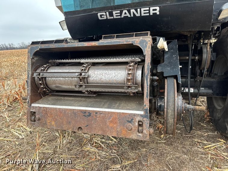 image for item ET4005 1998 Gleaner R62 combine