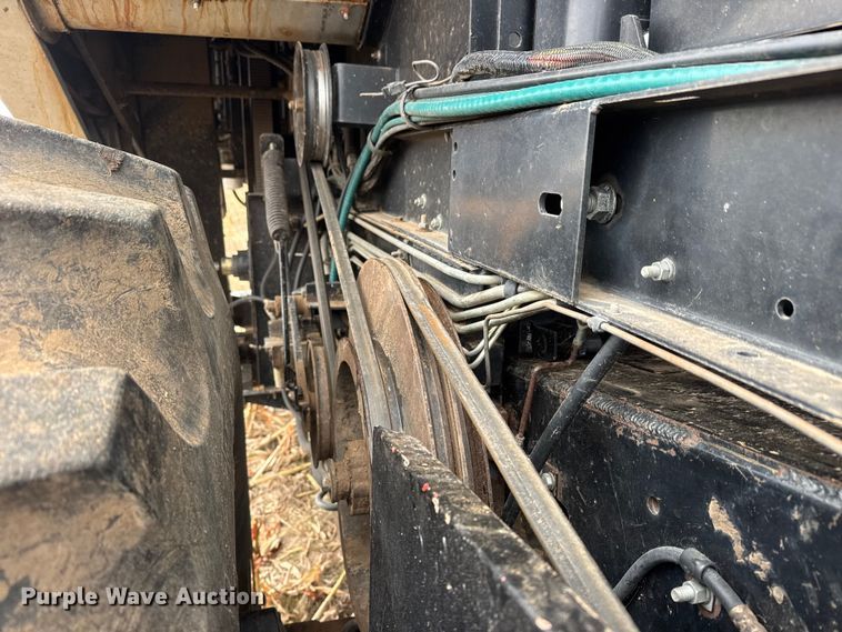 image for item ET4005 1998 Gleaner R62 combine