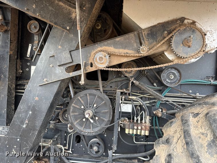 image for item ET4005 1998 Gleaner R62 combine