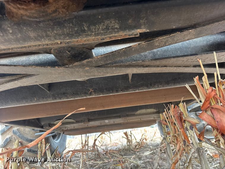 image for item ET4005 1998 Gleaner R62 combine