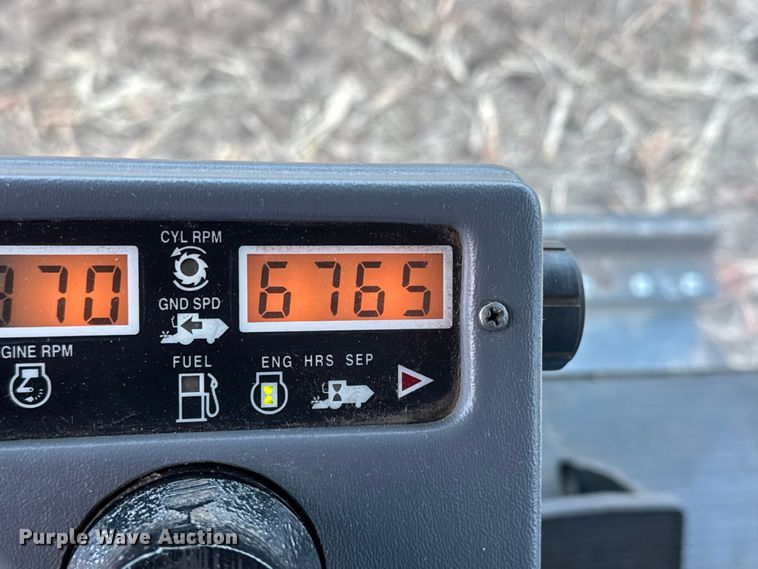 image for item ET4005 1998 Gleaner R62 combine