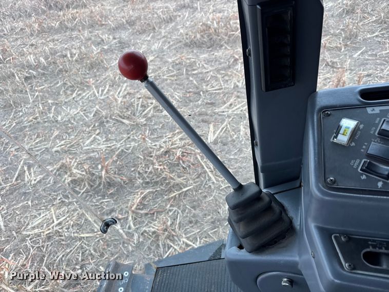 image for item ET4005 1998 Gleaner R62 combine