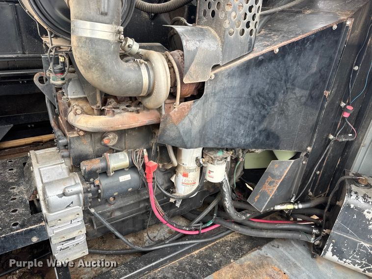 image for item ET4005 1998 Gleaner R62 combine