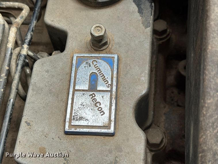 image for item ET4005 1998 Gleaner R62 combine