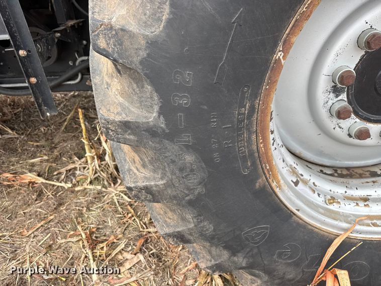 image for item ET4005 1998 Gleaner R62 combine