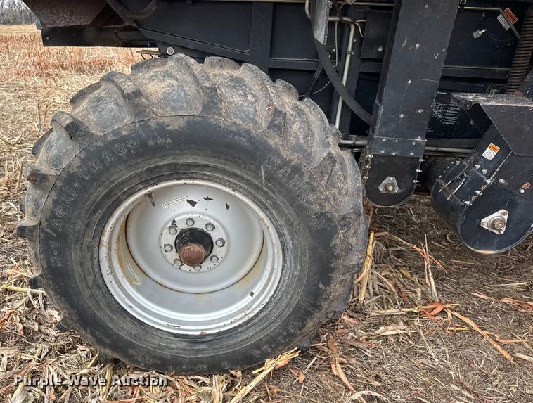 image for item ET4005 1998 Gleaner R62 combine