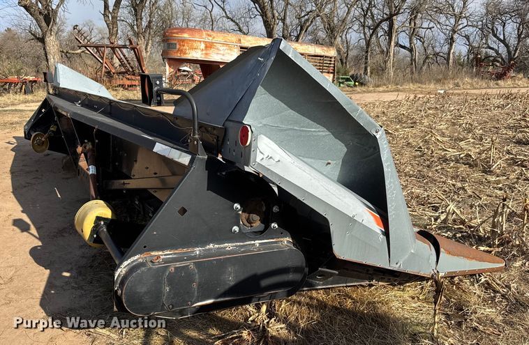 image for item ET4009 AGCO 830 corn head