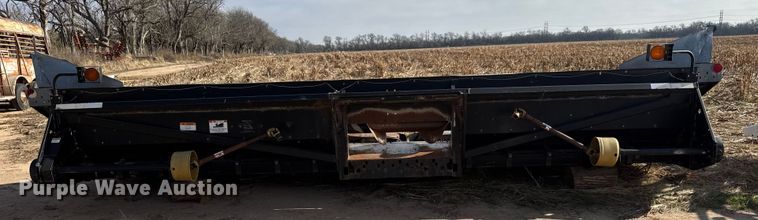 image for item ET4009 AGCO 830 corn head