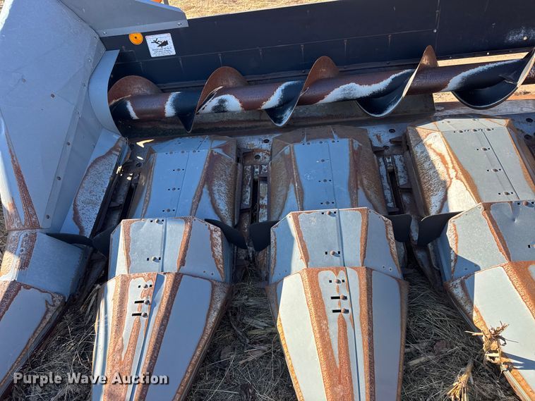 image for item ET4009 AGCO 830 corn head