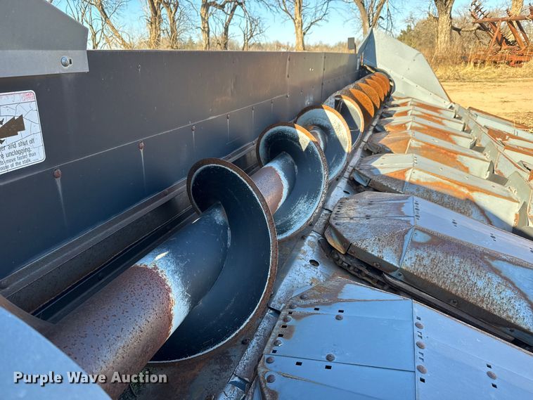 image for item ET4009 AGCO 830 corn head