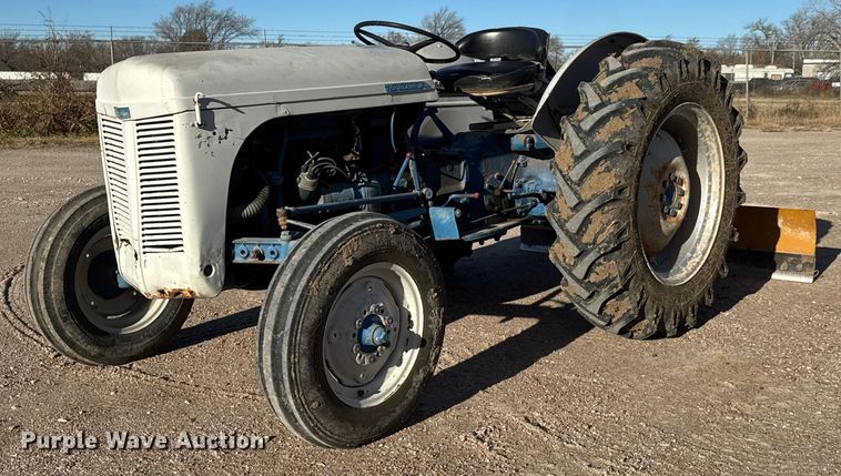image for item ET4042 Harry Ferguson 30 tractor
