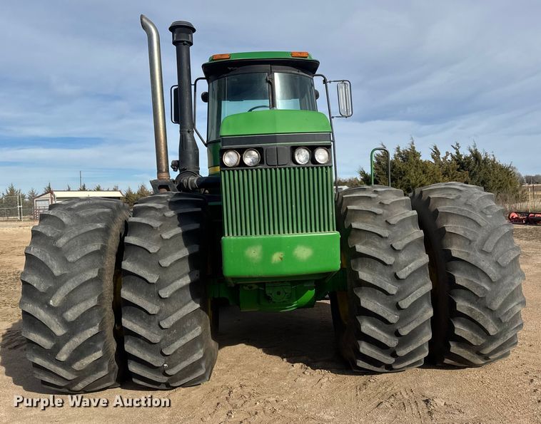 image for item ET4054 1983 John Deere 8650 4WD tractor