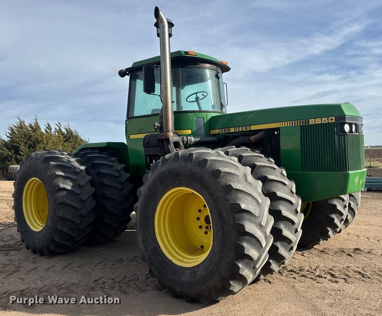 image for item ET4054 1983 John Deere 8650 4WD tractor