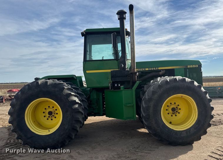 image for item ET4054 1983 John Deere 8650 4WD tractor