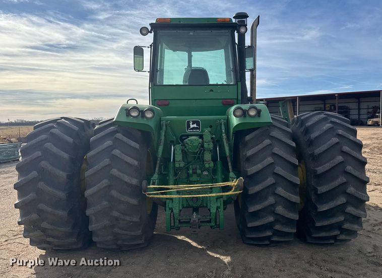 image for item ET4054 1983 John Deere 8650 4WD tractor