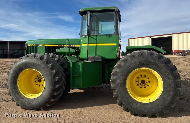 image for item ET4054 1983 John Deere 8650 4WD tractor