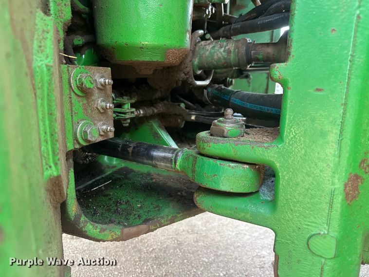 image for item ET4054 1983 John Deere 8650 4WD tractor