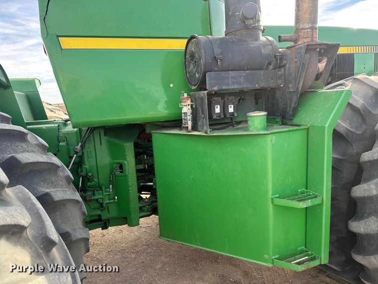 image for item ET4054 1983 John Deere 8650 4WD tractor