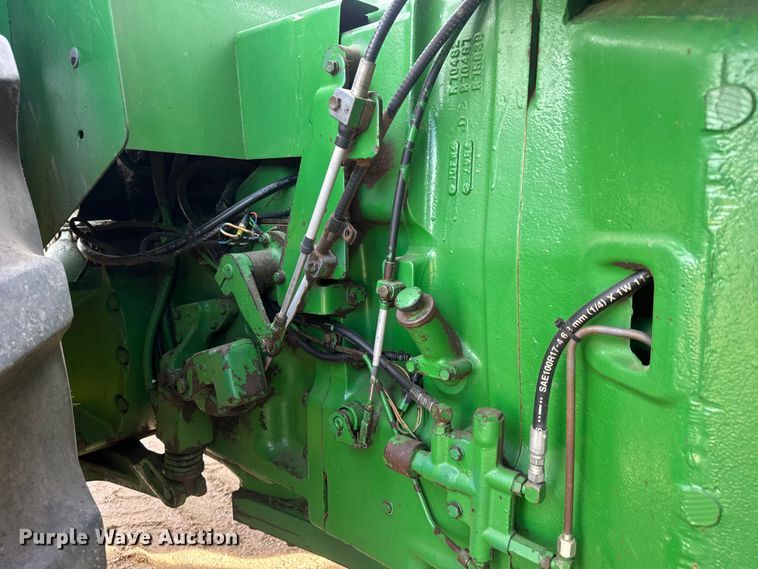 image for item ET4054 1983 John Deere 8650 4WD tractor