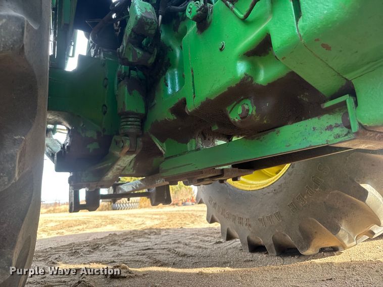 image for item ET4054 1983 John Deere 8650 4WD tractor