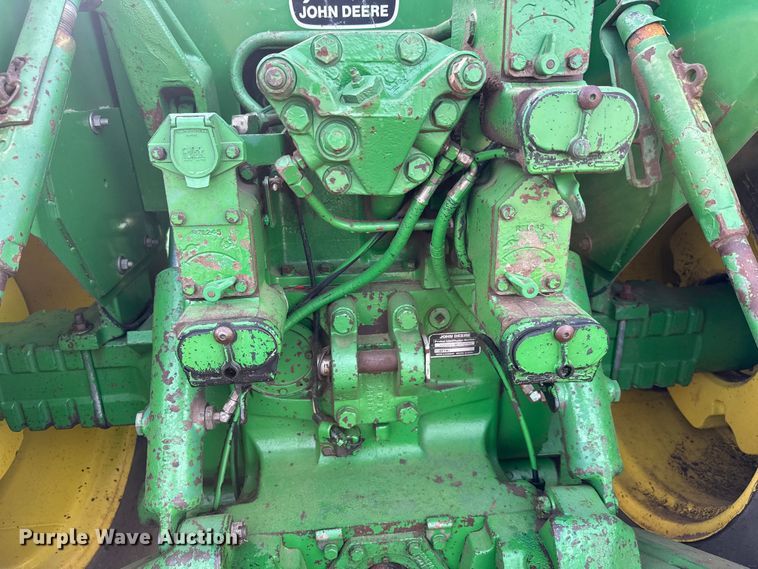 image for item ET4054 1983 John Deere 8650 4WD tractor