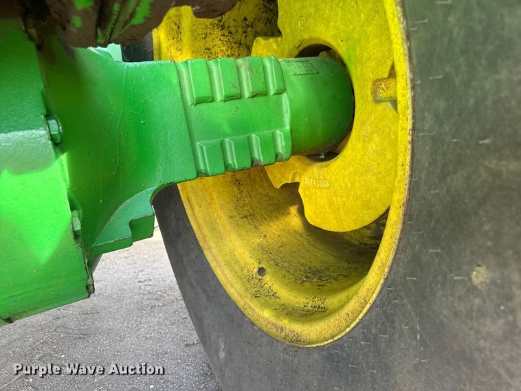 image for item ET4054 1983 John Deere 8650 4WD tractor