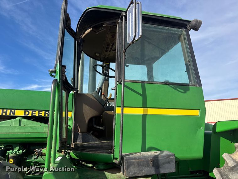 image for item ET4054 1983 John Deere 8650 4WD tractor