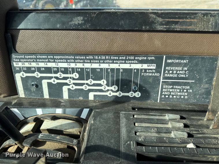 image for item ET4054 1983 John Deere 8650 4WD tractor