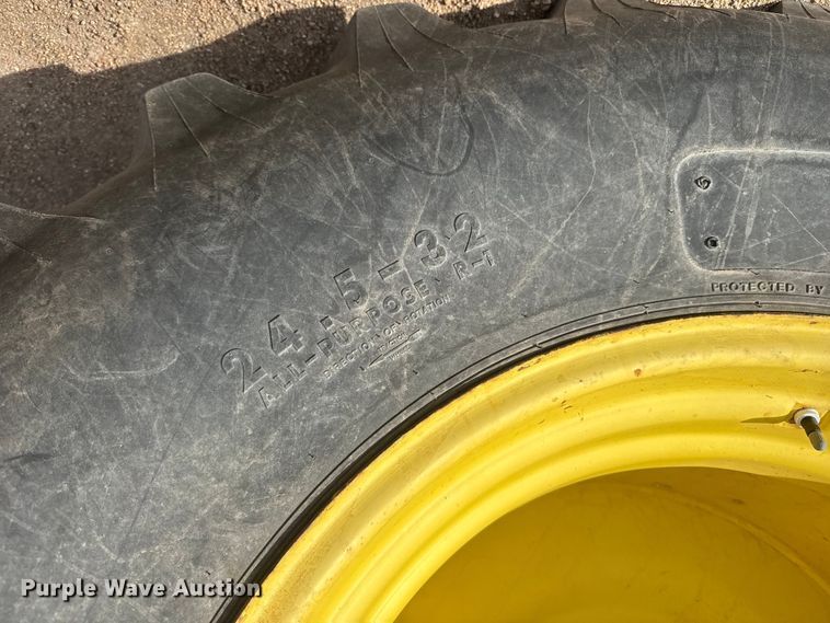 image for item ET4054 1983 John Deere 8650 4WD tractor