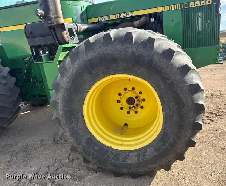 image for item ET4054 1983 John Deere 8650 4WD tractor